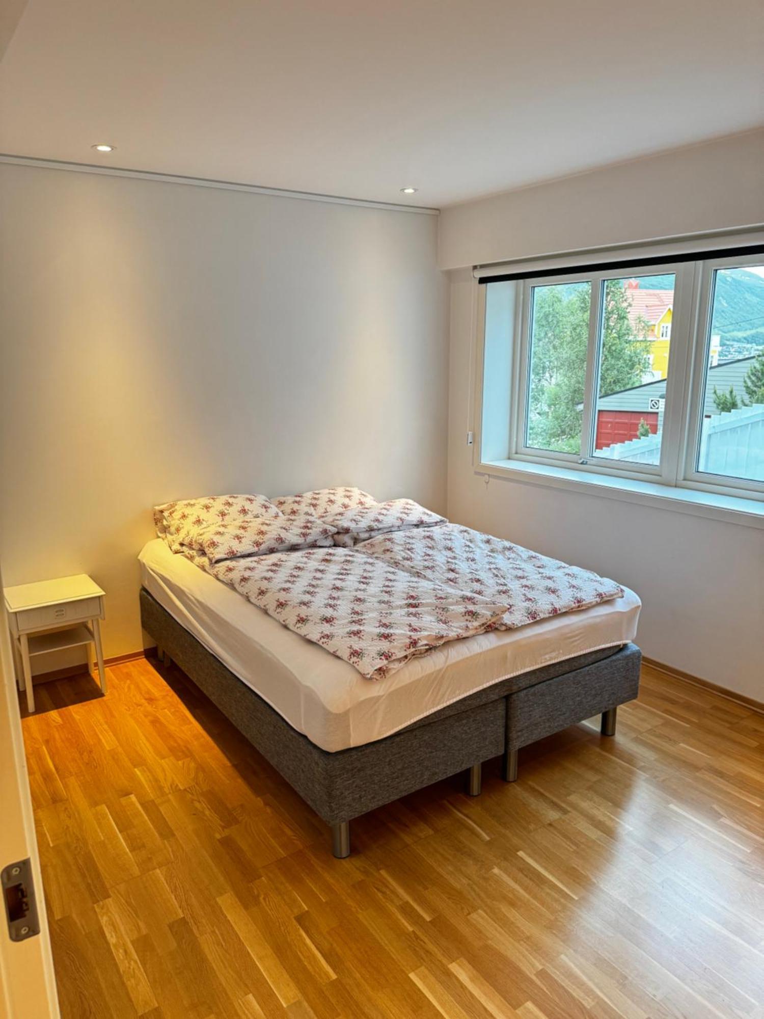 Sentral Leilighet Med Fantastisk Utsikt Tromsø Extérieur photo